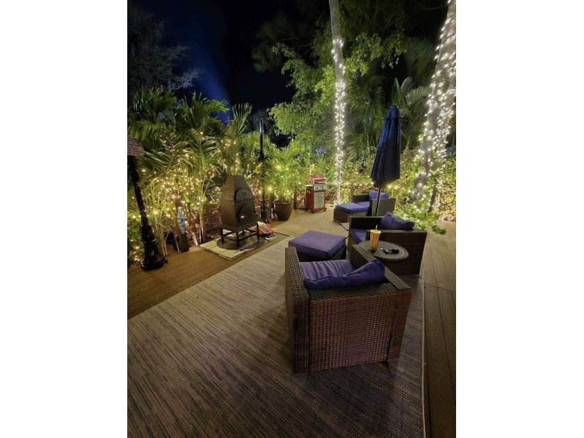 Beautifully updated 2 bedrooms (split floorplan), 2 bathrooms - Beach Home for sale in North Fort Myers, Florida on Beachhouse.com