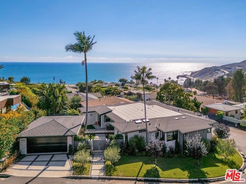 Fully remediated and move-in ready, this sleek single-level - Beach Home for sale in Pacific Palisades, California on Beachhouse.com