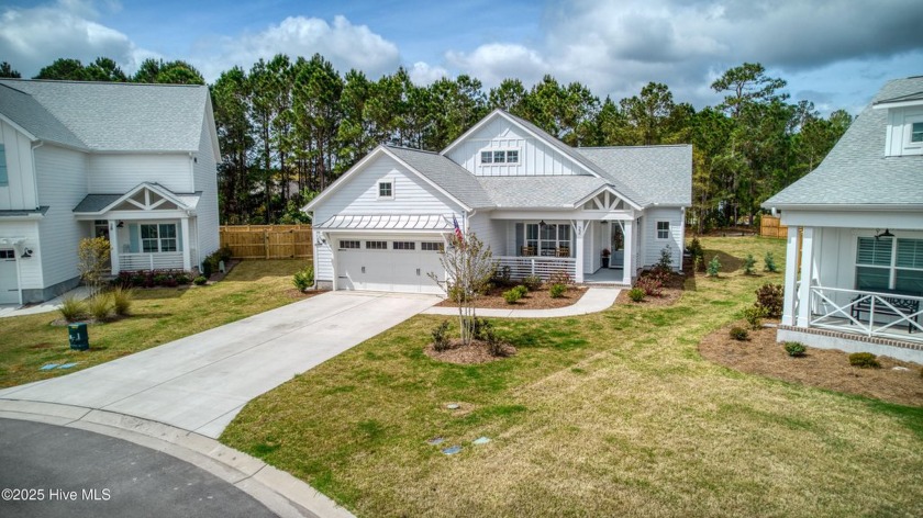 This charming home is move-in ready and is located in the heart - Beach Home for sale in Hampstead, North Carolina on Beachhouse.com