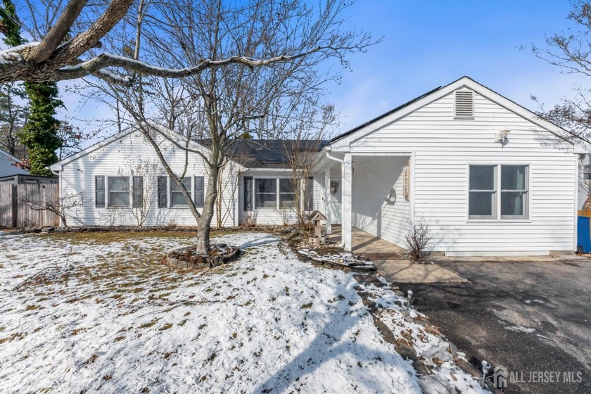 Beautiful, large expanded ranch with 4 bedrooms & 2 full baths - Beach Home for sale in Barnegat, New Jersey on Beachhouse.com