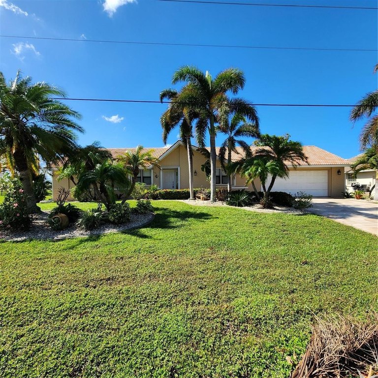 Florida Golf Course Living at Its Finest!
Don't miss this - Beach Home for sale in Punta Gorda, Florida on Beachhouse.com