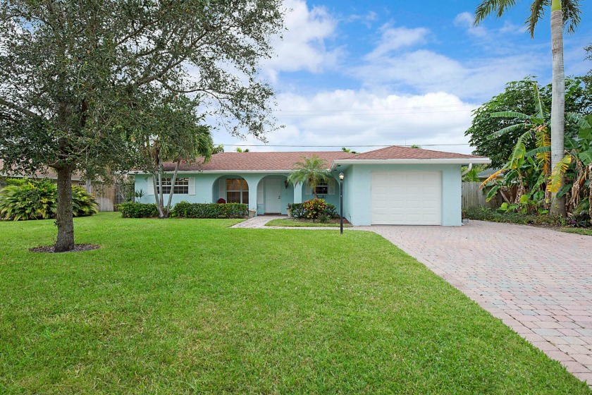 Beautifully remodeled 3 bed/2 bath home located in Topic Palms! - Beach Home for sale in Delray Beach, Florida on Beachhouse.com