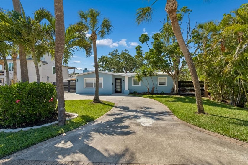 One or more photo(s) has been virtually staged. PRICE - Beach Home for sale in St. Petersburg, Florida on Beachhouse.com