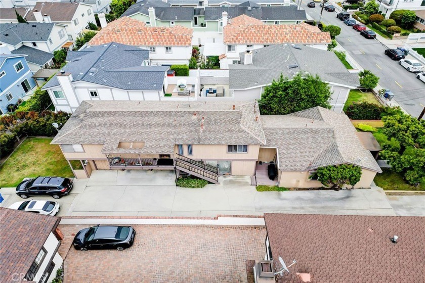 Exceptional investment opportunity on a full-sized lot featuring - Beach Townhome/Townhouse for sale in Redondo Beach, California on Beachhouse.com