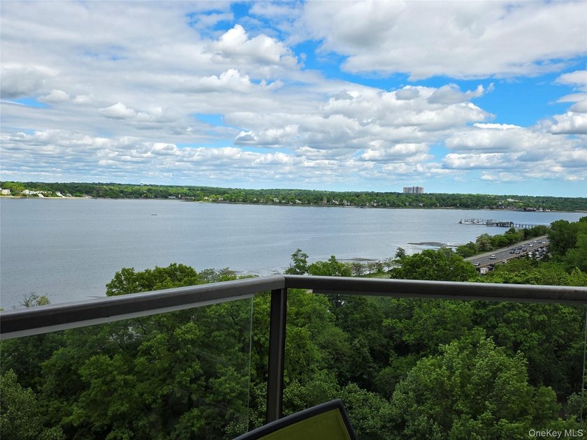 Rare Opportunity Luxury Coop Centrally Located. High Floor Move - Beach Home for sale in Bayside, New York on Beachhouse.com