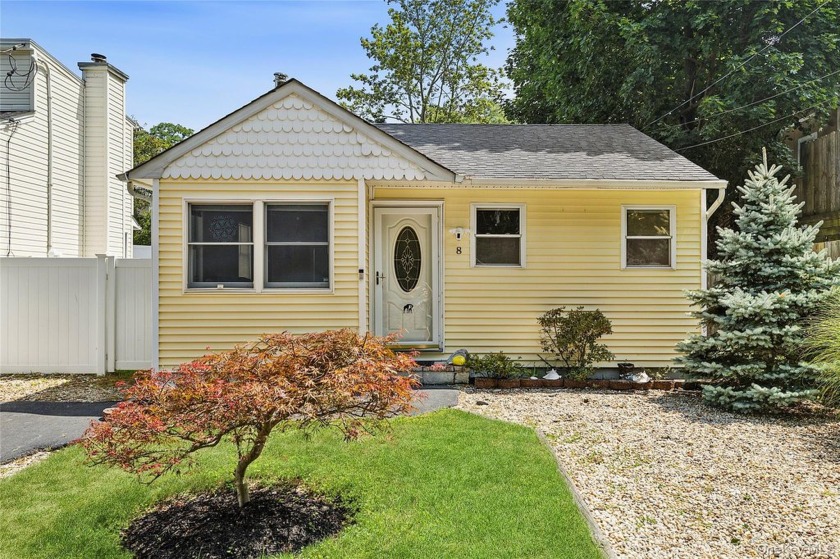 Charming Renovated Beachside Ranch-Walk to the Shore! Discover - Beach Home for sale in Rocky Point, New York on Beachhouse.com