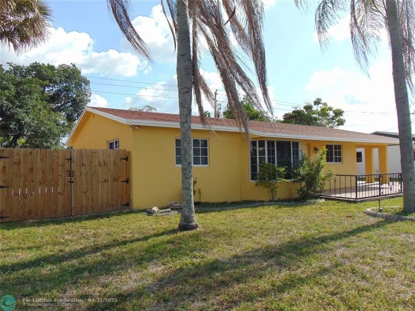 Beautiful 3 Bedroom and 2 Bath Pool home in the City of Margate - Beach Home for sale in Margate, Florida on Beachhouse.com