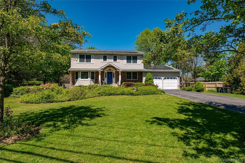 Just Listed in Brightwaters Village. This stunning center hall - Beach Home for sale in Brightwaters, New York on Beachhouse.com