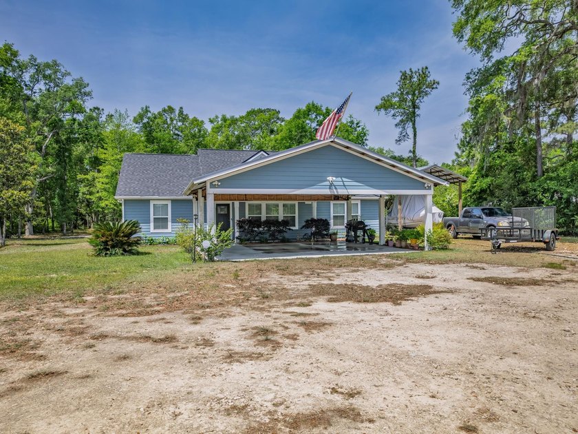 Waterfront living on stunning Pigott's Pond. Welcome to 172 - Beach Home for sale in Crawfordville, Florida on Beachhouse.com