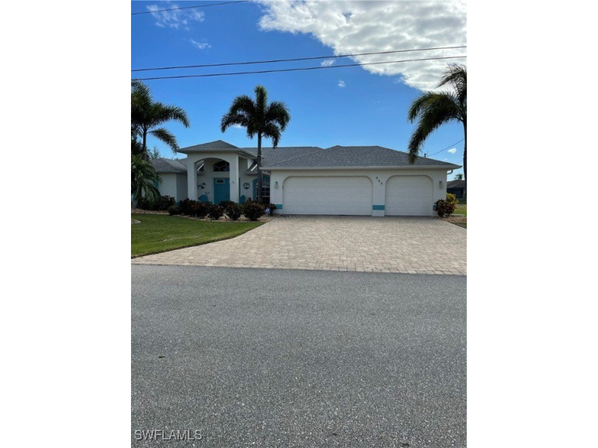 Welcome to your waterfront oasis, enjoying fresh water and - Beach Home for sale in Cape Coral, Florida on Beachhouse.com