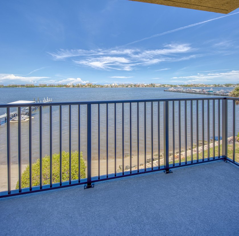 Amazing views up and down the intracoastal from this corner unit - Beach Condo for sale in Lantana, Florida on Beachhouse.com