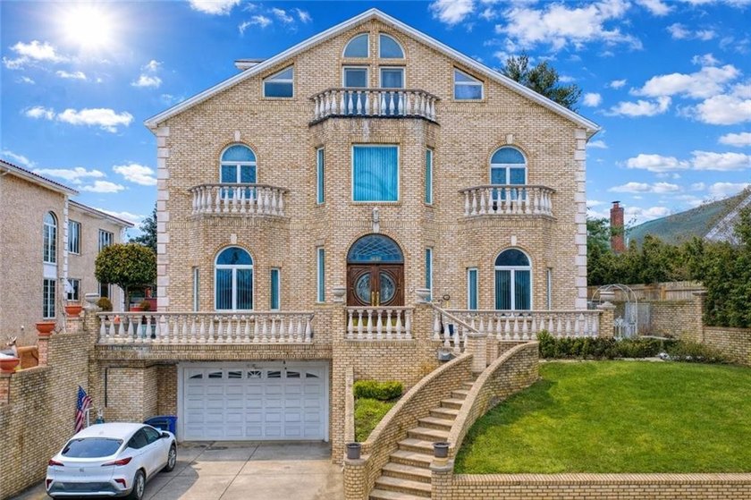 Welcome to an exceptional custom brick estate set on an - Beach Home for sale in Brooklyn, New York on Beachhouse.com