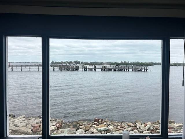 Million Dollar View !!!  Fish from your home, this completely - Beach Home for sale in Bradenton, Florida on Beachhouse.com