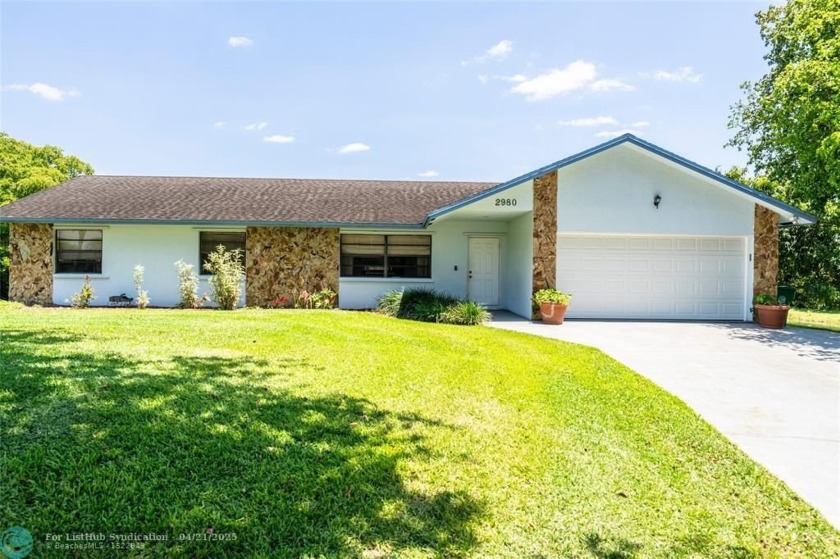WONDERFUL ACRE HOME! PRIME CUL-DE-SAC IN SECLUDED D&M ACRES - Beach Home for sale in Davie, Florida on Beachhouse.com