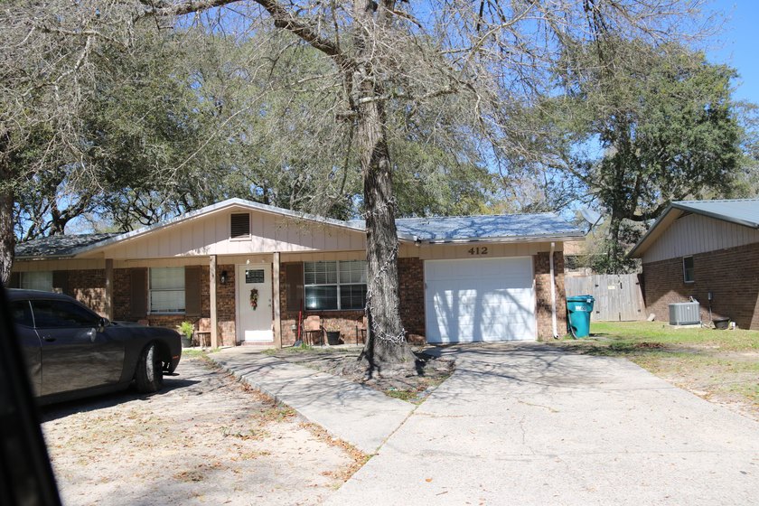 Cute little ranch home in FWB under 300k. Close to bases - Beach Home for sale in Fort Walton Beach, Florida on Beachhouse.com