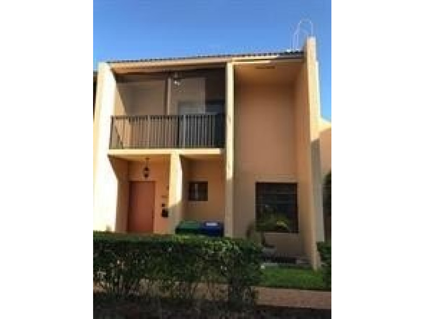 Beautiful 3 bed/2.5 bath town house in Coral Springs. Recently - Beach Condo for sale in Coral Springs, Florida on Beachhouse.com