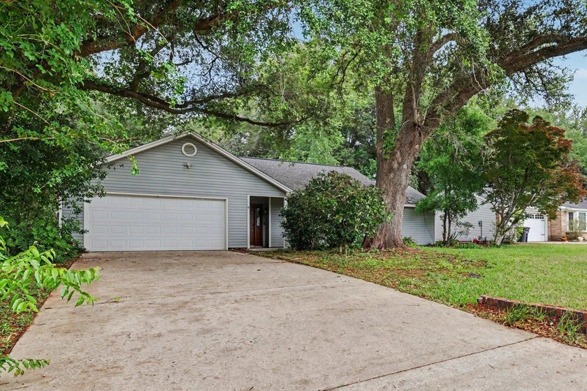 Are you searching for a home in Buck Lake with a split plan, two - Beach Home for sale in Tallahassee, Florida on Beachhouse.com