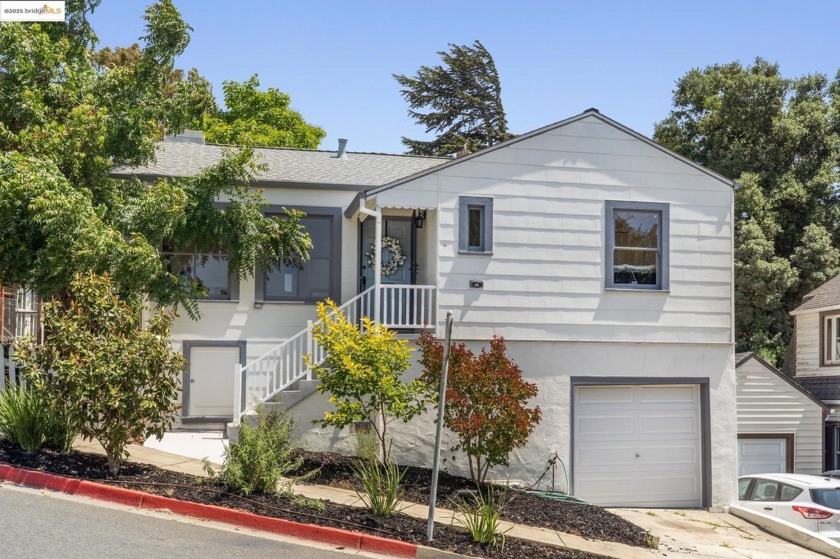 Welcome to 30 Benson Ave--a picture-perfect cottage tucked - Beach Home for sale in Vallejo, California on Beachhouse.com