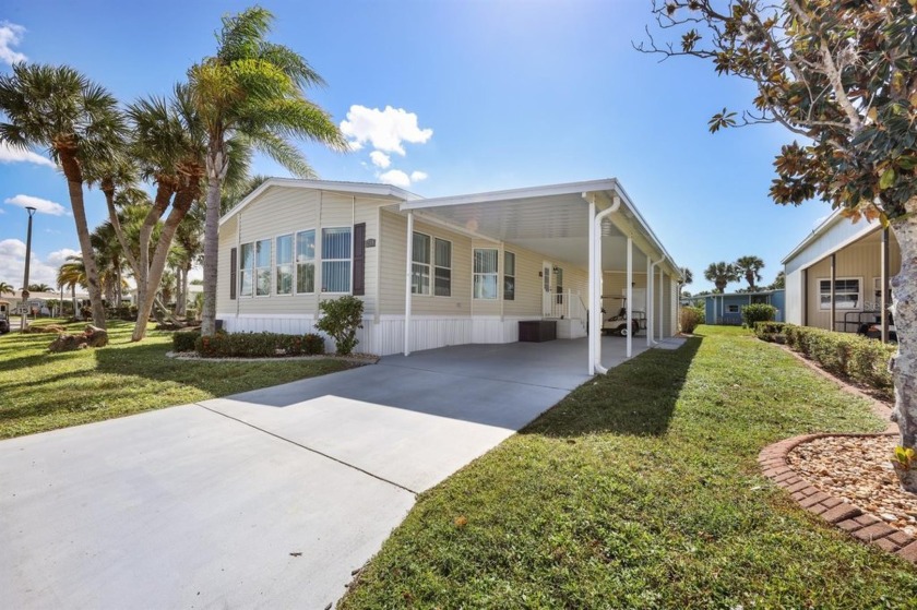 Spacious 2005 Jacobsen built 2 bedroom, 2 bathroom home with - Beach Home for sale in Port Charlotte, Florida on Beachhouse.com