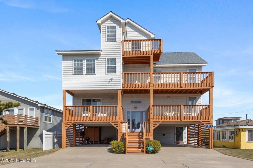 Nestled just blocks from Avalon Pier and the iconic Awful - Beach Home for sale in Kill Devil Hills, North Carolina on Beachhouse.com
