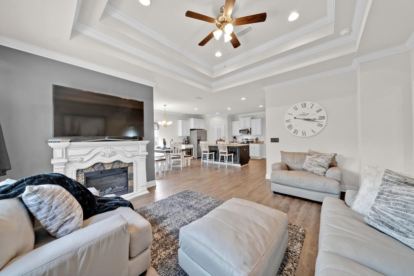 LOCATION! GATED COMMUNITY! MOVE IN READY! RENTALS SIX MONTHS OR - Beach Home for sale in Santa Rosa Beach, Florida on Beachhouse.com