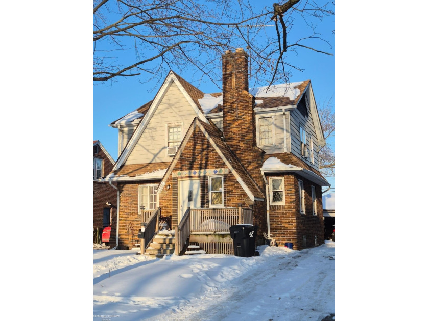 Coveted Morningside area ready for renovation. FOR SALE: 3 - Beach Home for sale in Detroit, Michigan on Beachhouse.com