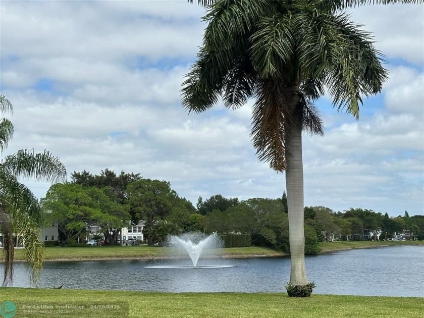 GROUND FLOOR COMPLETELY RENOVATED 1 bedrm, 1.5 bath condo in the - Beach Condo for sale in Deerfield Beach, Florida on Beachhouse.com
