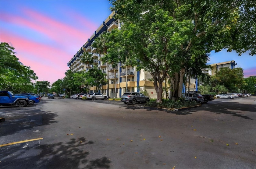 Invest today, 2 condos for under $400,000 2nd unit A11799499,
 - Beach Condo for sale in Miami, Florida on Beachhouse.com