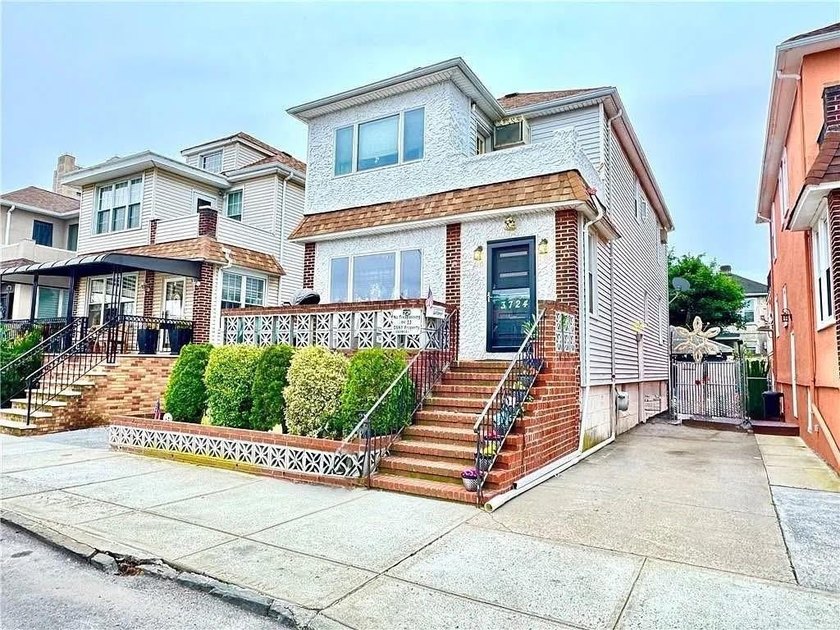 Motivated seller! Exceptional two-family detached home in the - Beach Home for sale in Brooklyn, New York on Beachhouse.com