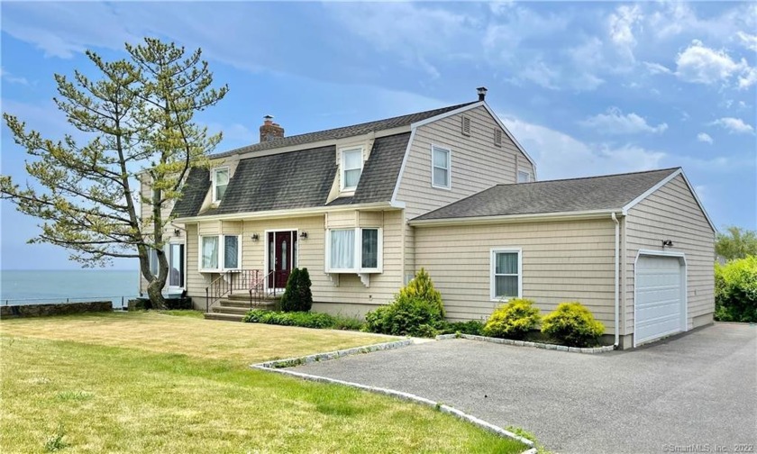 Welcome to the most amazing panoramic views you could ask for! - Beach Home for sale in Milford, Connecticut on Beachhouse.com