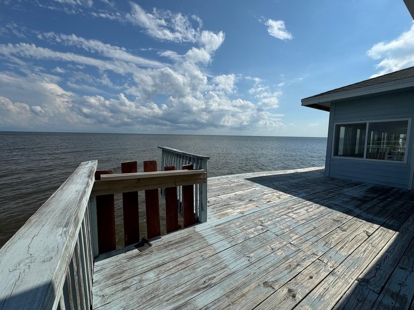 Alligator Point - Rehab- Project home- 3 bedroom/3 huge ensuite - Beach Home for sale in Alligator Point, Florida on Beachhouse.com