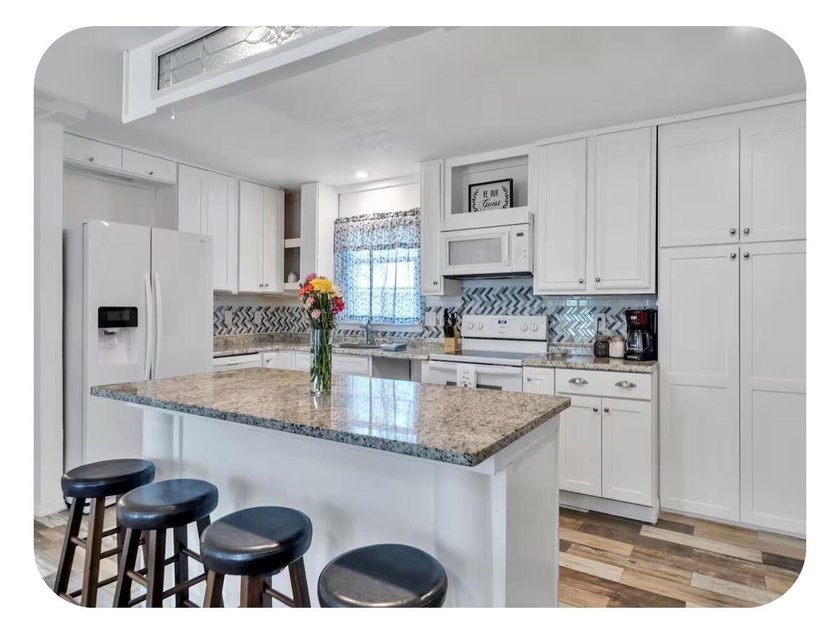 ***Motivated Seller*** Located on a large corner lot, this - Beach Home for sale in Fort Walton Beach, Florida on Beachhouse.com