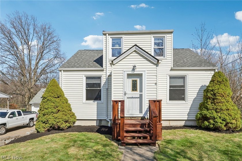 Welcome to 2825 Orchard Dr - a rare 2/3br, 2ba home in desirable - Beach Home for sale in Willoughby Hills, Ohio on Beachhouse.com
