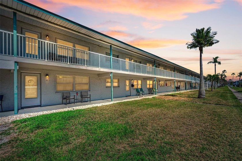 Under contract-accepting backup offers. WOW... FIRST FLOOR - Beach Condo for sale in St. Petersburg, Florida on Beachhouse.com