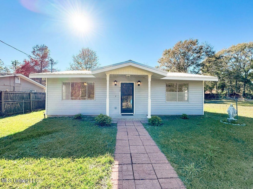 Priced to sell at $140,500. Beautifully remodeled home on a - Beach Home for sale in Waveland, Mississippi on Beachhouse.com