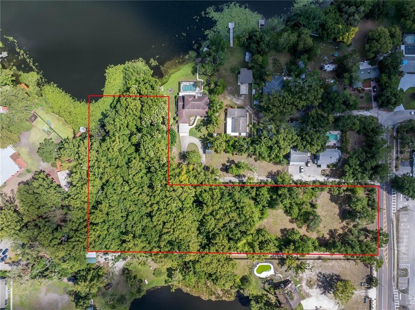 Rare opportunity to own a large lakefront property in Tampa's - Beach Acreage for sale in Tampa, Florida on Beachhouse.com