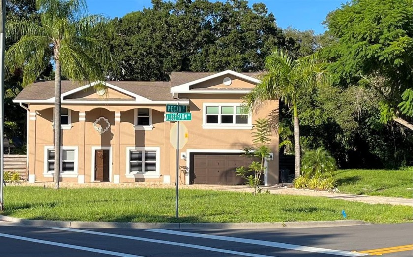 PRIME LOCATION, oversize Corner Site with paver circular drive - Beach Home for sale in Nokomis, Florida on Beachhouse.com