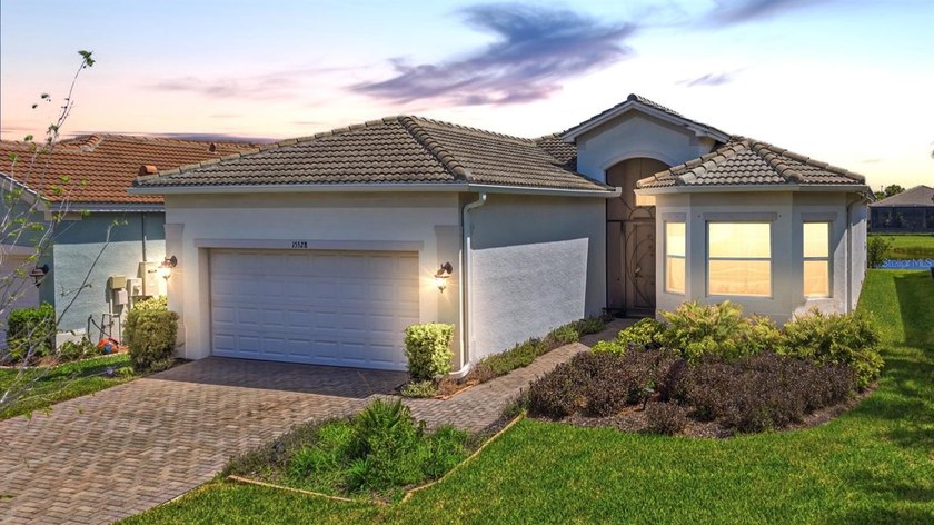 Welcome to Valencia Del Sol, where this Aruba model rarely hits - Beach Home for sale in Wimauma, Florida on Beachhouse.com
