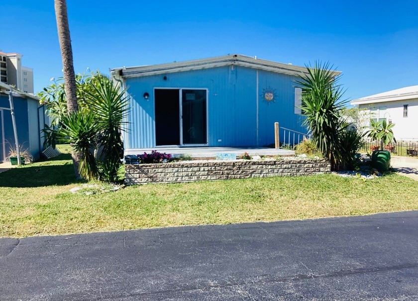 Free 2 months lot rent paid for buyer. This will help you get - Beach Home for sale in Palmetto, Florida on Beachhouse.com