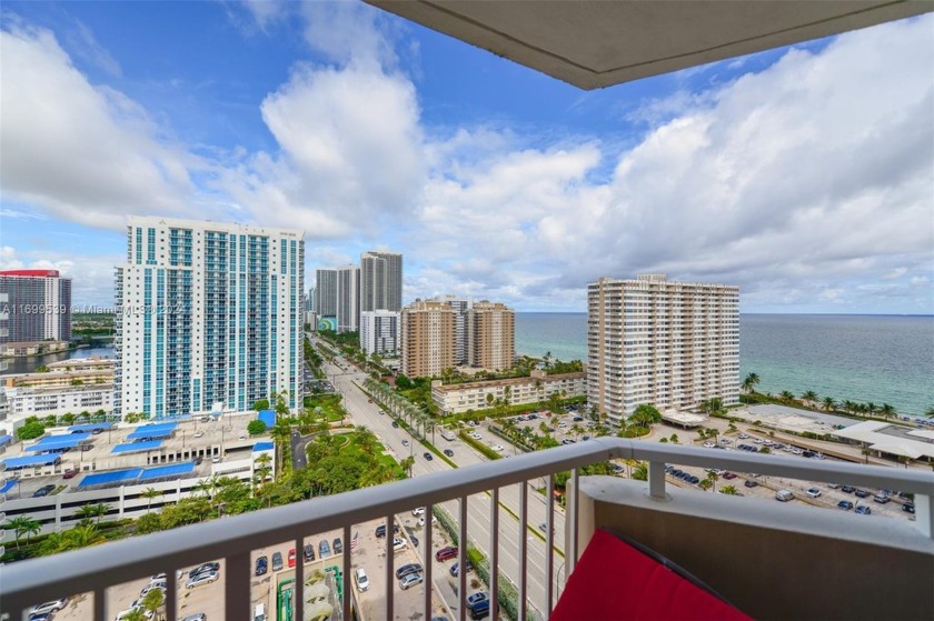 COZY AND UPDATED 1-BEDROOM, 1.5-BATHROOM UNIT IN THE HEMISPHERES - Beach Condo for sale in Hallandale Beach, Florida on Beachhouse.com