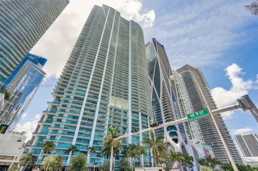 This exquisite  unit features 1 bed + den (converted into a - Beach Condo for sale in Miami, Florida on Beachhouse.com