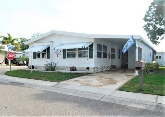 FURNISHED* SHARE HOME WITH POND VIEW PET FRIENDLY CORNER LOT - Beach Home for sale in Largo, Florida on Beachhouse.com