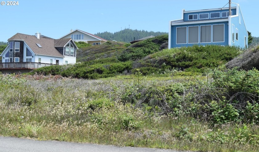 Discover your dream property! This ocean view lot offers easy - Beach Lot for sale in Gold Beach, Oregon on Beachhouse.com
