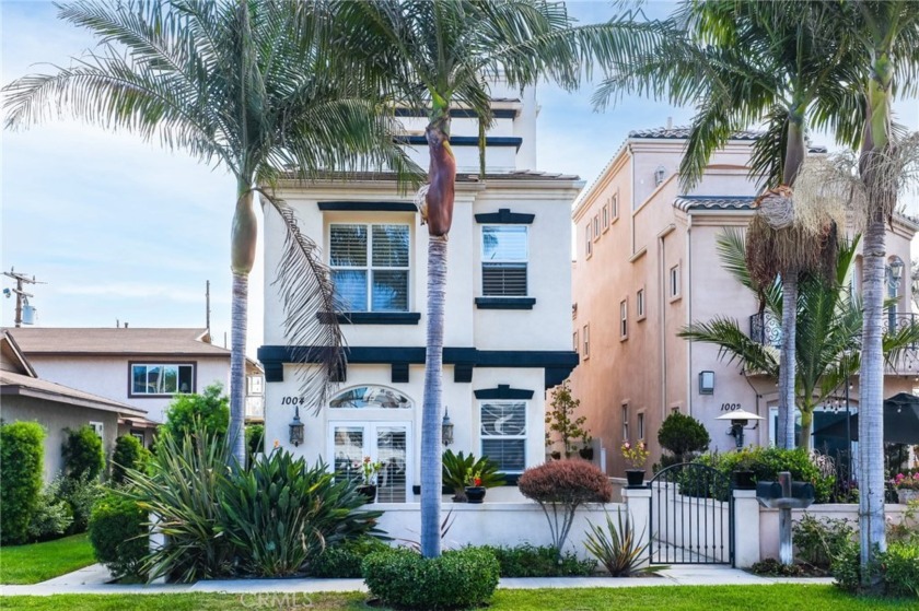 Welcome to Coastal living at its finest. This gorgeous - Beach Home for sale in Huntington Beach, California on Beachhouse.com