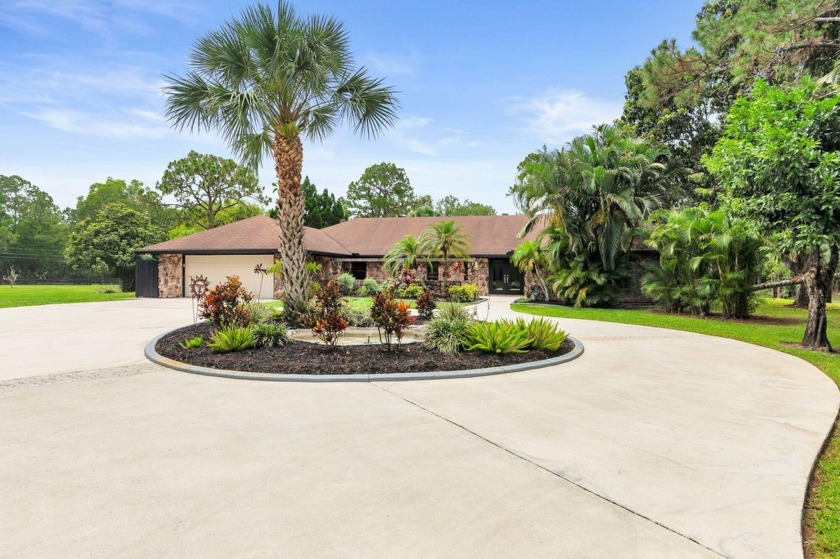 All sizes approx. Equine enthusiasts, car collectors, pilots and - Beach Home for sale in Palm Beach Gardens, Florida on Beachhouse.com