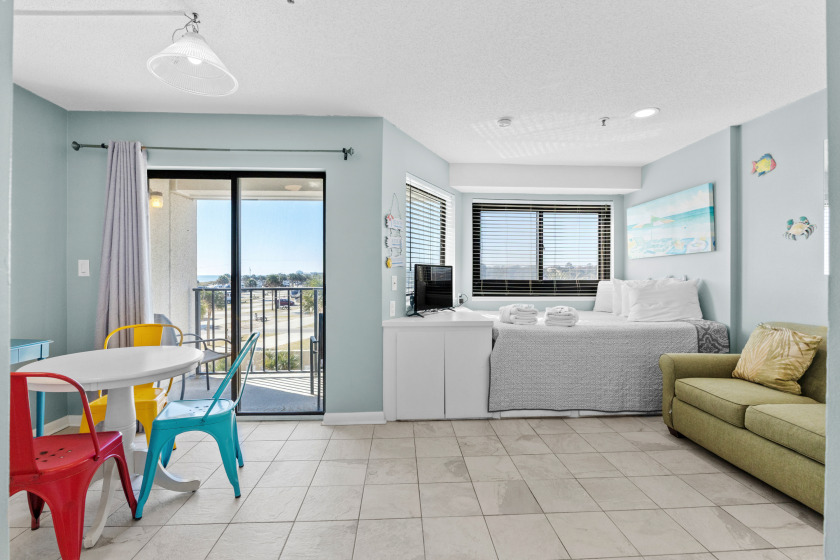 T208 Cozy Coastal Studio with Spacious Layout & Fresh - Beach Vacation Rentals in Myrtle Beach, South Carolina on Beachhouse.com