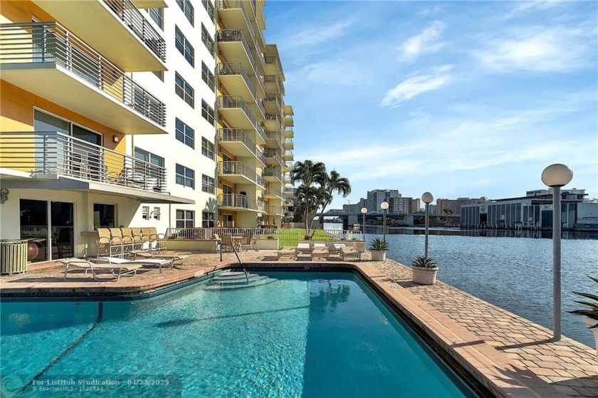 Fully furnished STUDIO beautifully remodeled! Full kitchen with - Beach Condo for sale in Fort Lauderdale, Florida on Beachhouse.com