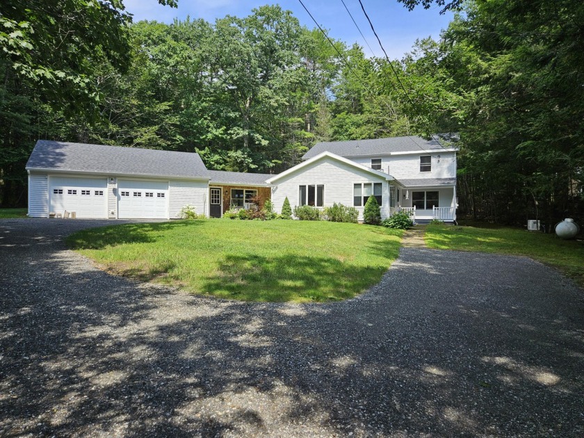 A four-bedroom home in desirable Kennebunkport. Located within - Beach Home for sale in Kennebunkport, Maine on Beachhouse.com