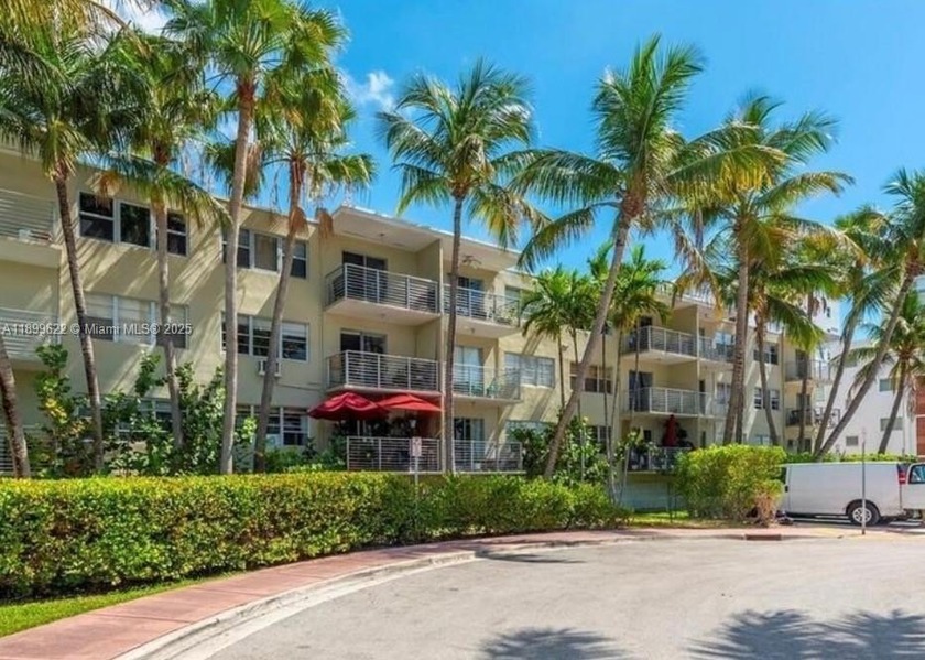 Price Improvement! Beautifully remodeled studio on iconic - Beach Condo for sale in Miami Beach, Florida on Beachhouse.com