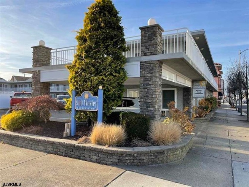 Efficiency Unit in a Prime Location!  This first-floor unit is - Beach Condo for sale in Ocean City, New Jersey on Beachhouse.com